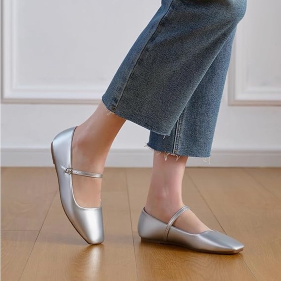 Silver Ballet Mary Jane Flats Adjustable Strap Square Toe Comfortable - Picture 3 of 10